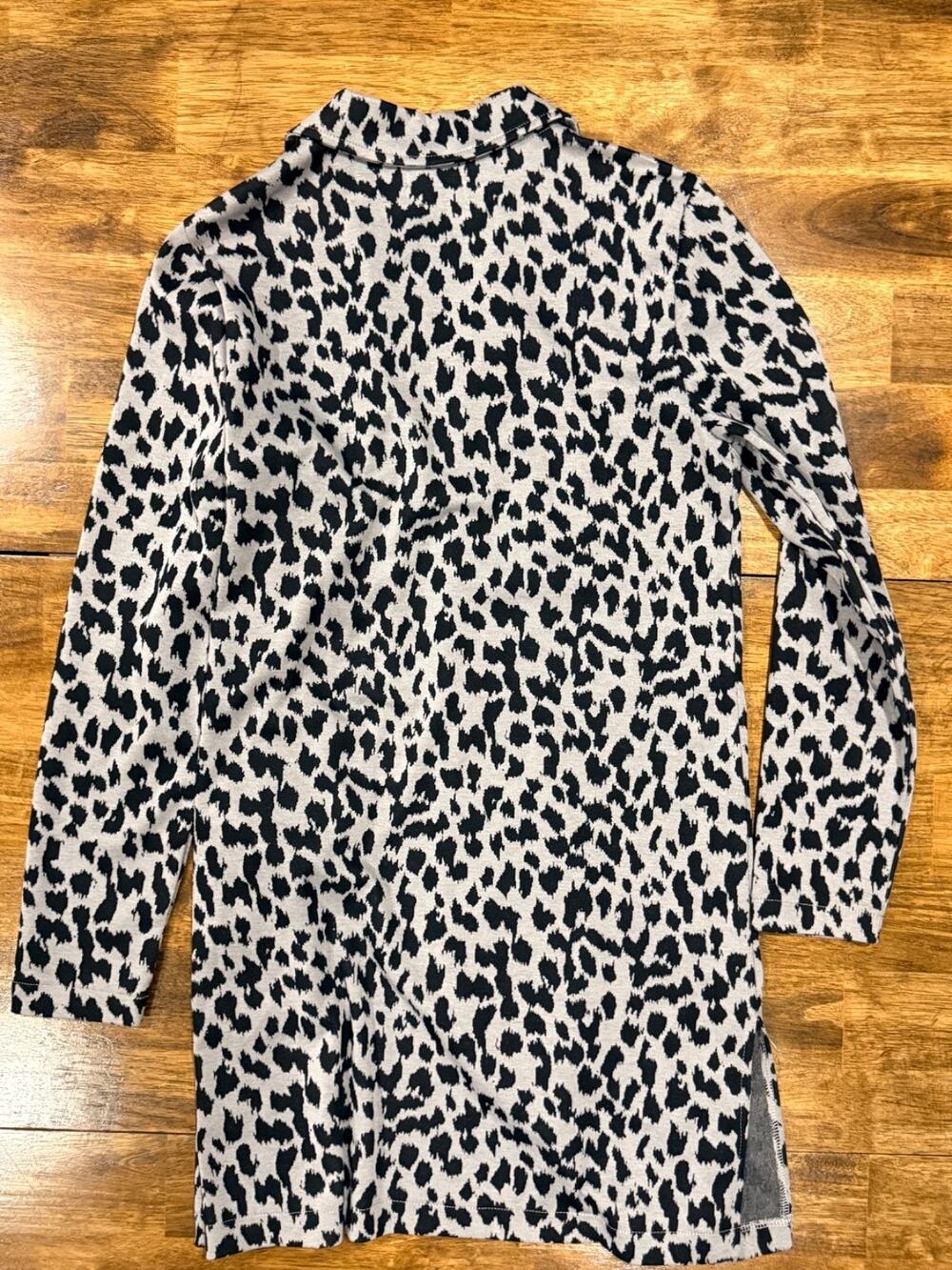Maurices White and Gray Animal Print Cardigan Xsize small